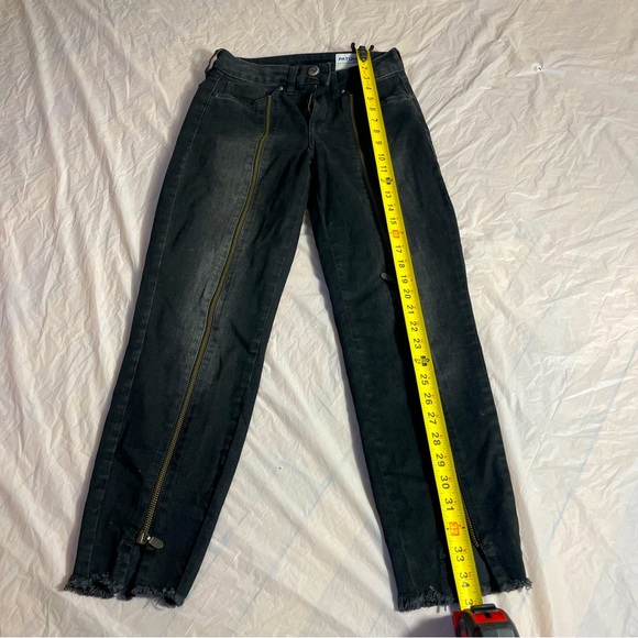 Women black jeans with zipper in the middle.skinny jeans. - Picture 1 of 10